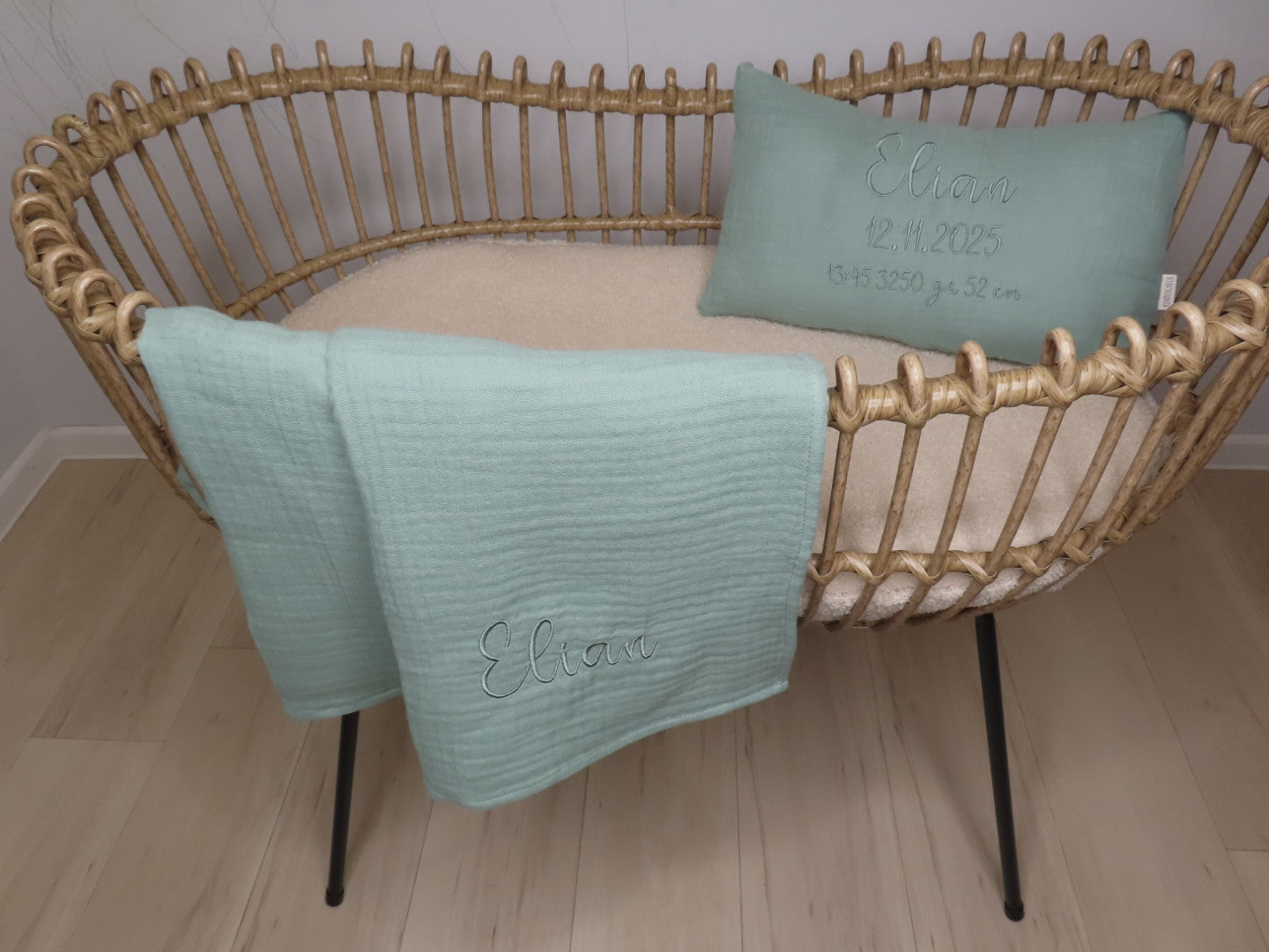 SET Personalisiertes Kissen + Decke aus Musselin - 4-lagig, 100% Baumwolle