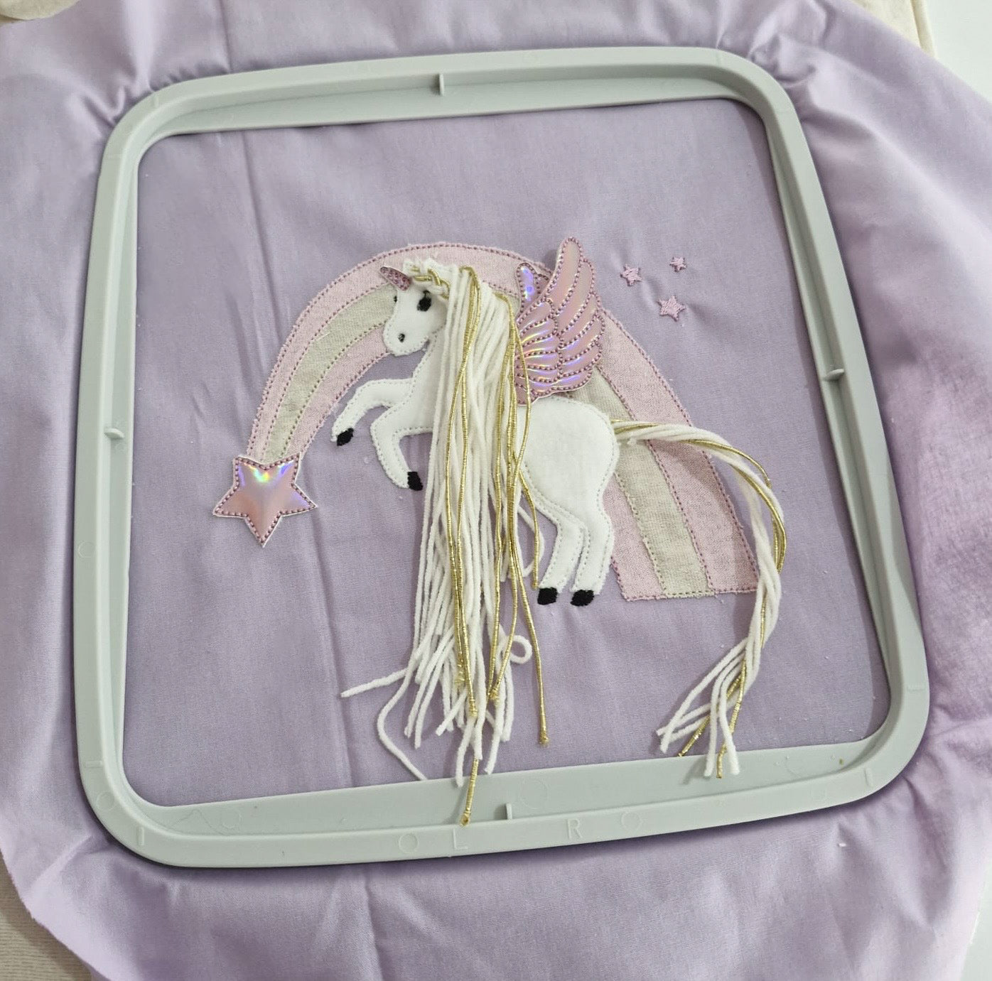 Personalisierte Schultüte Einhorn in Flieder | Handgefertigte Stoffschultüte mit Namen | 70 cm | Schulkind 2026