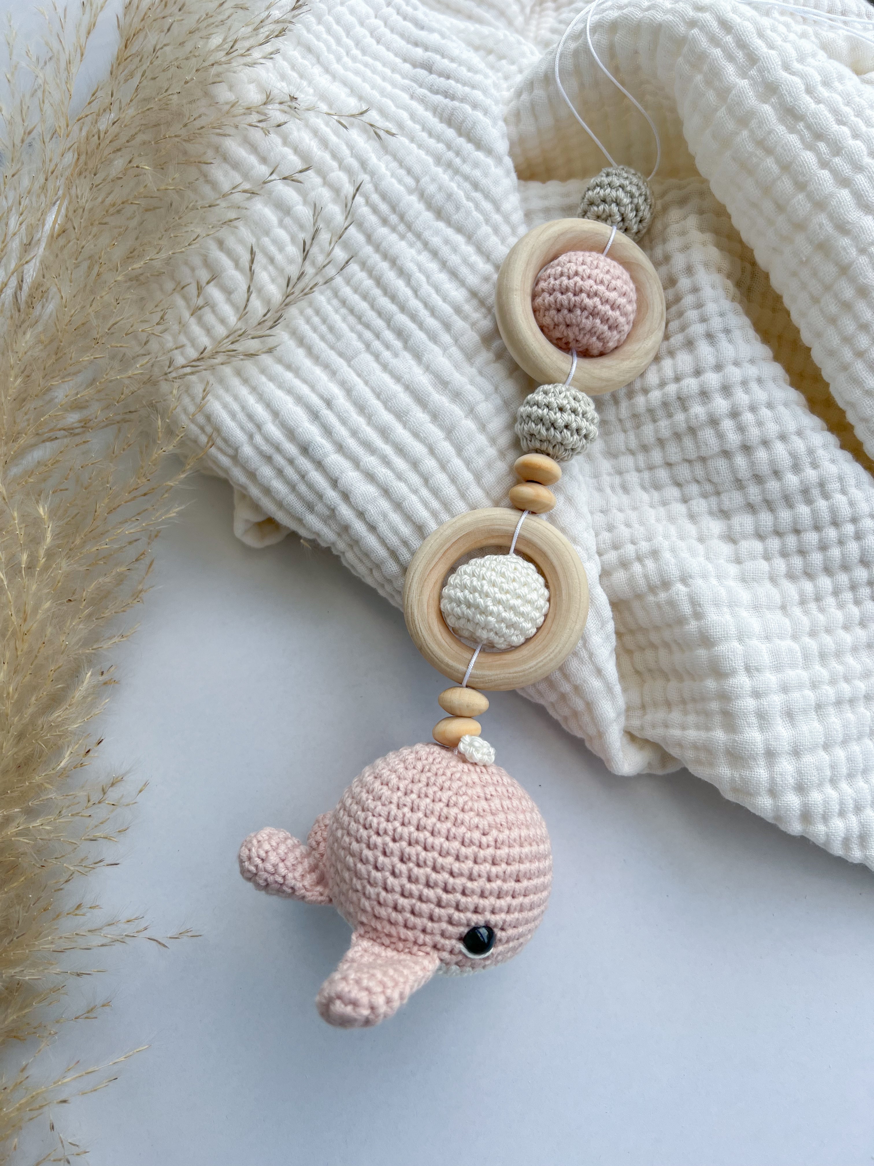Gehäkelte Anhänger “Meerestiere” in rosa für Spielbogen Babygym - Kindesglueck Geschenksets für Babys