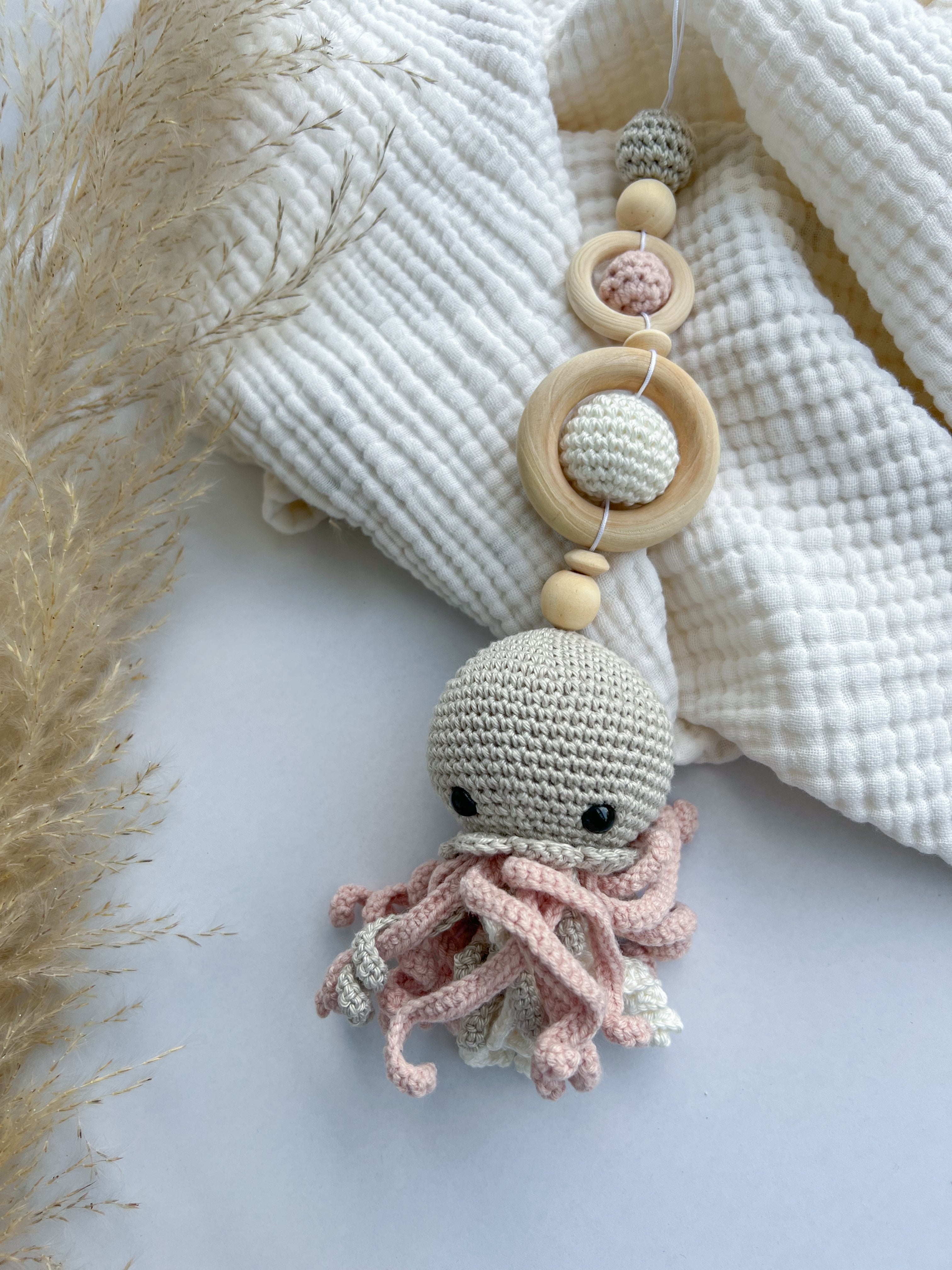 Gehäkelte Anhänger “Meerestiere” in rosa für Spielbogen Babygym - Kindesglueck Geschenksets für Babys