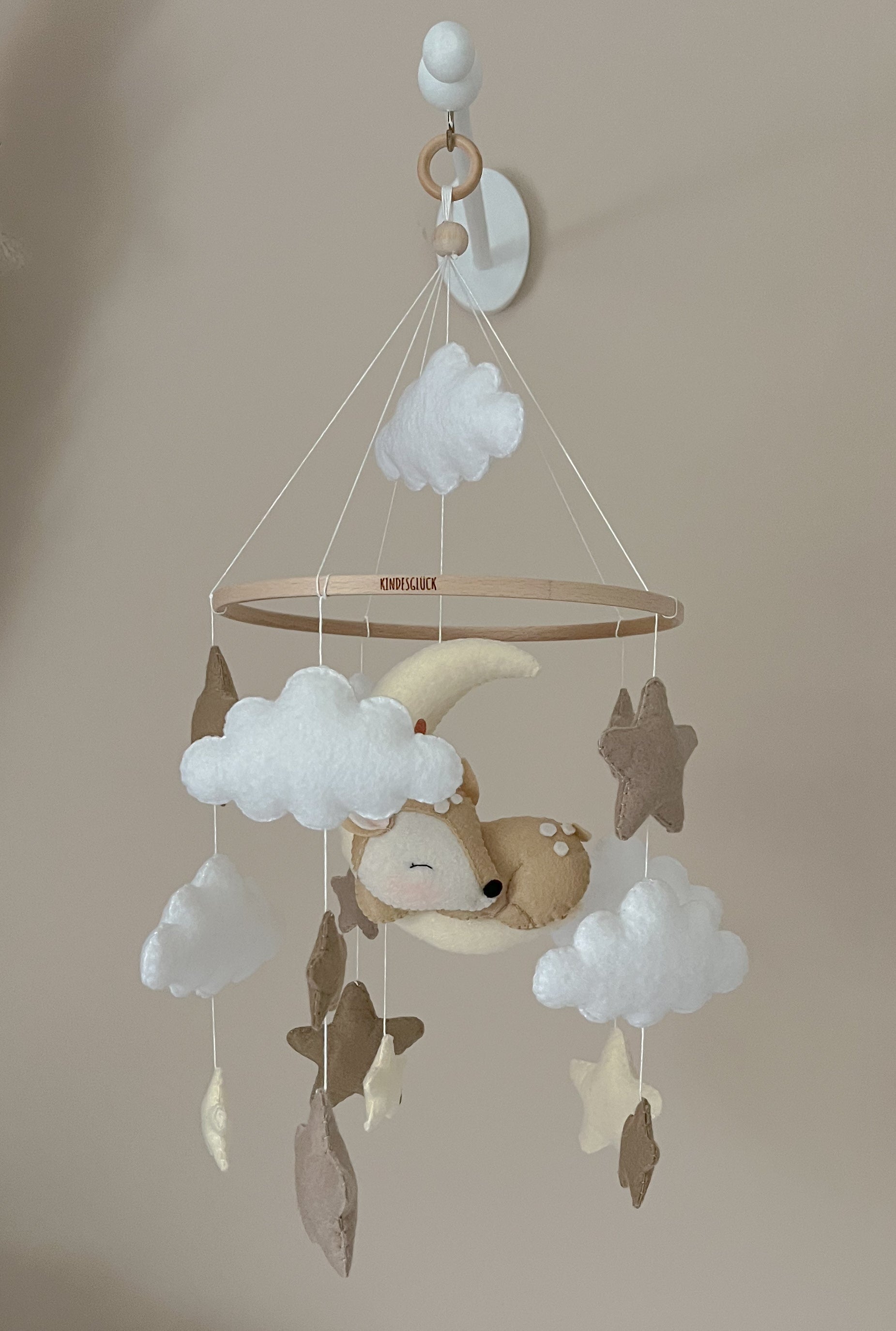 Mobile "schlafender Reh" in neutralen Farben - Kindesglueck Baby - Mobiles