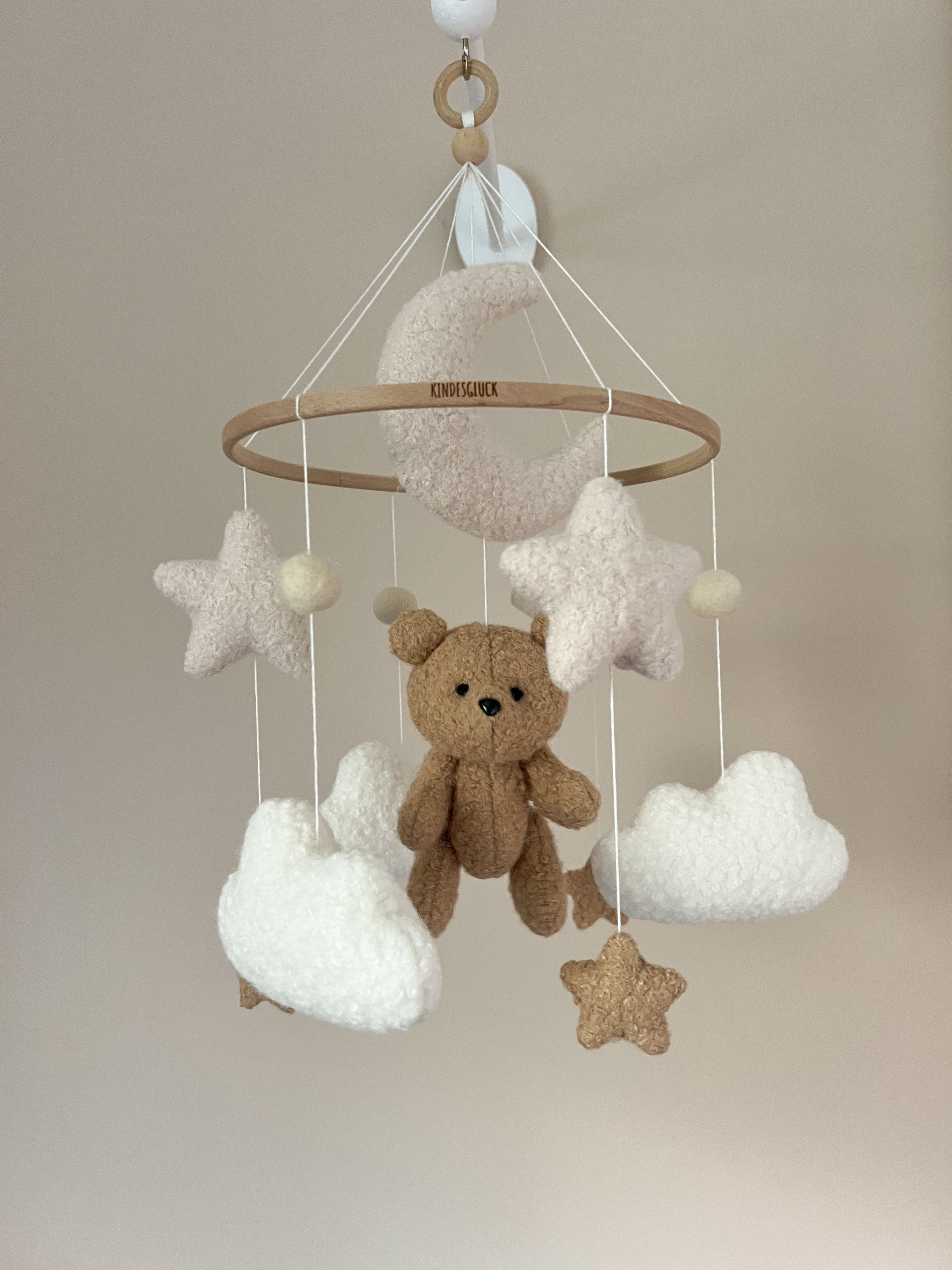 Mobilé „Ted“ in braun aus Boucle - Kindesglueck Baby - Mobiles