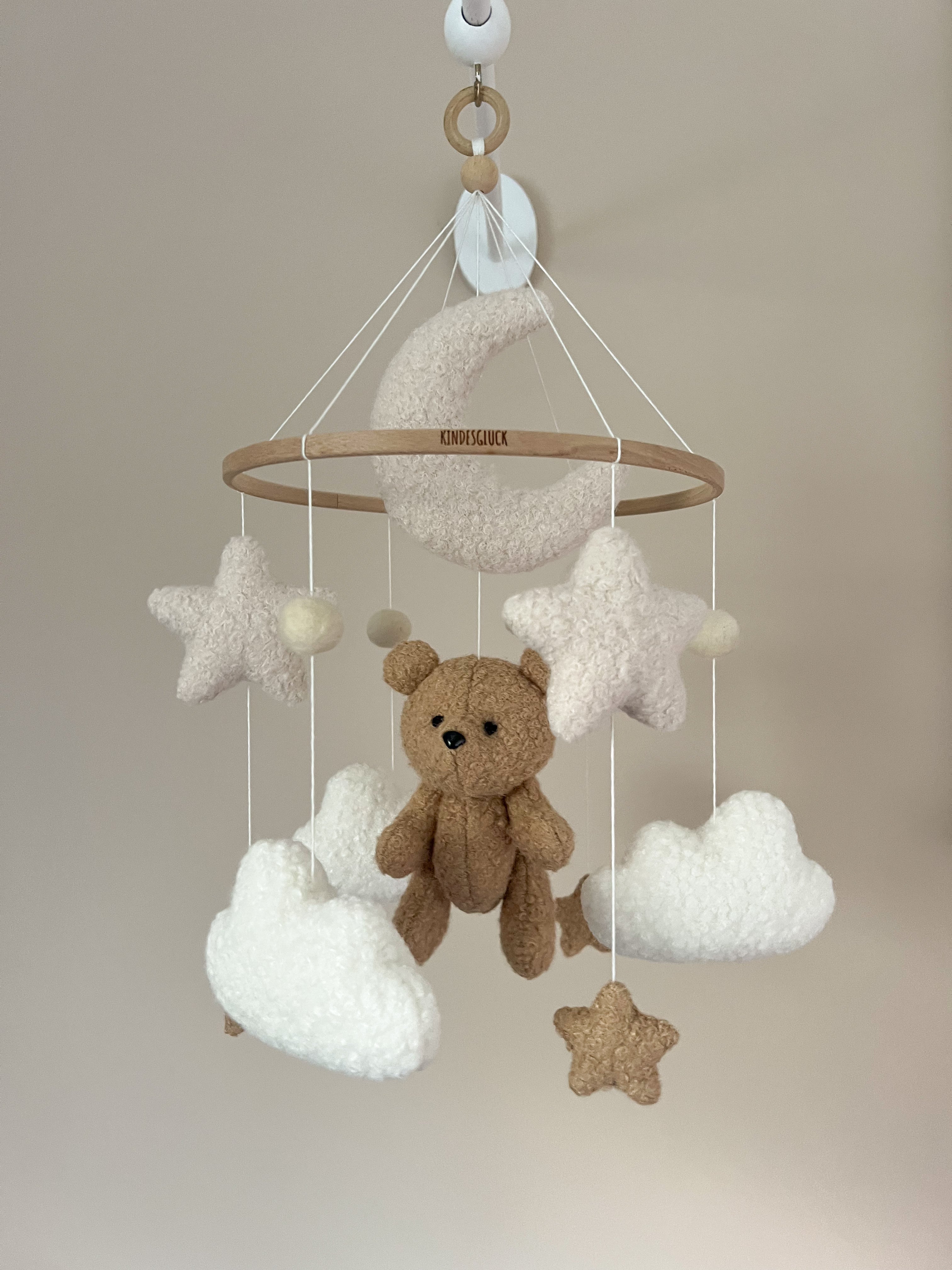 Mobilé „Ted“ in braun aus Boucle - Kindesglueck Baby - Mobiles