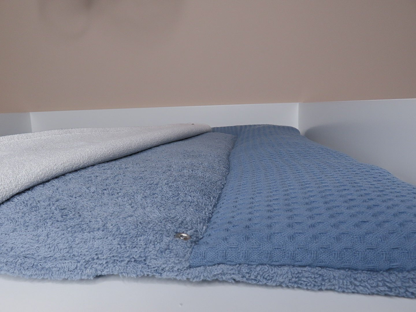 Wickelauflage „Indigo Blau“ – Baumwolle - Waffelpique (Oeko - Tex) mit abnehmbarer Frotteeauflage - Kindesglueck