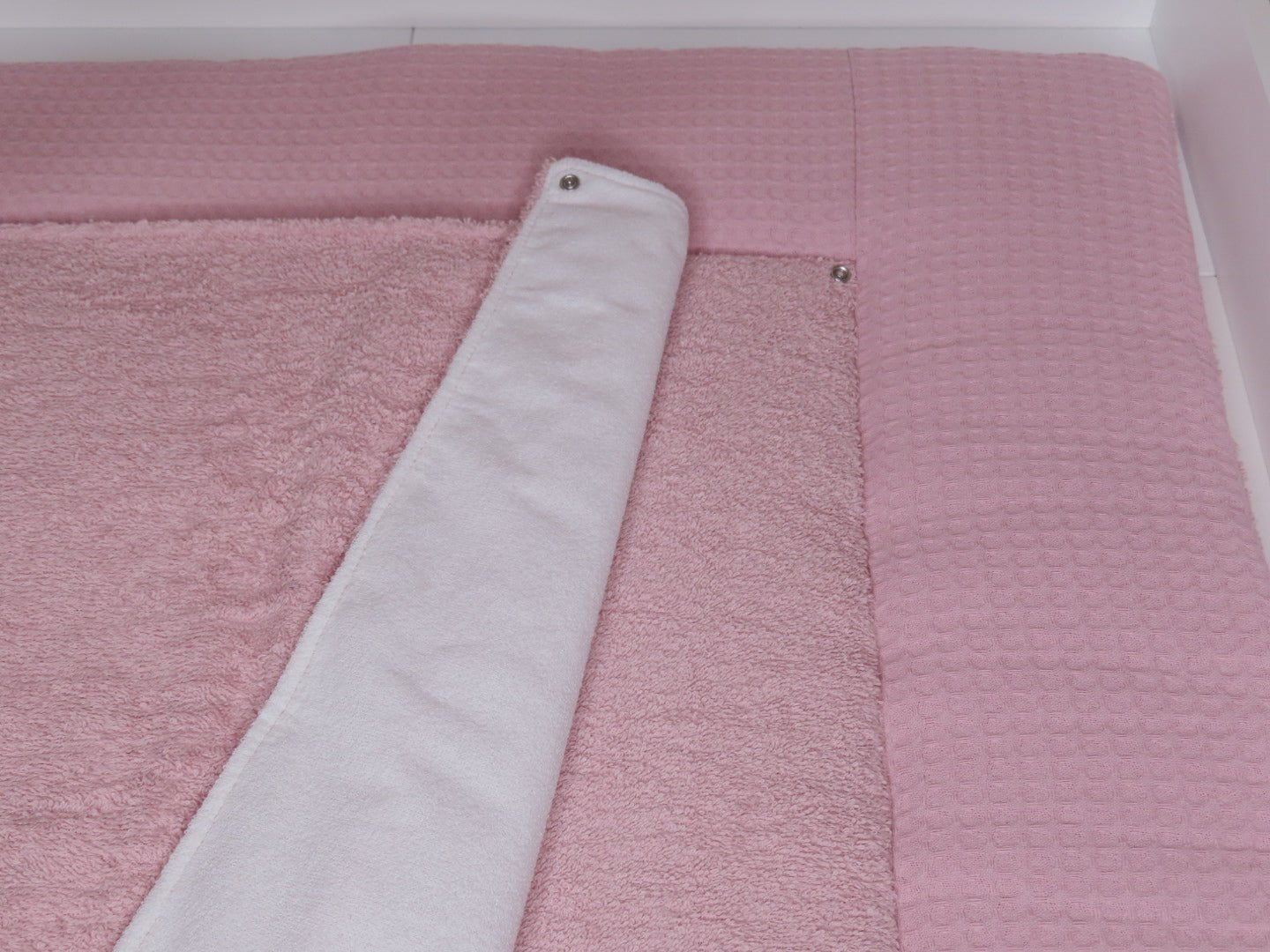 Wickelauflage „soft Rose“ – 100% Baumwolle - Waffelpique (Oeko - Tex) mit abnehmbarer Frotteeauflage - Kindesglueck