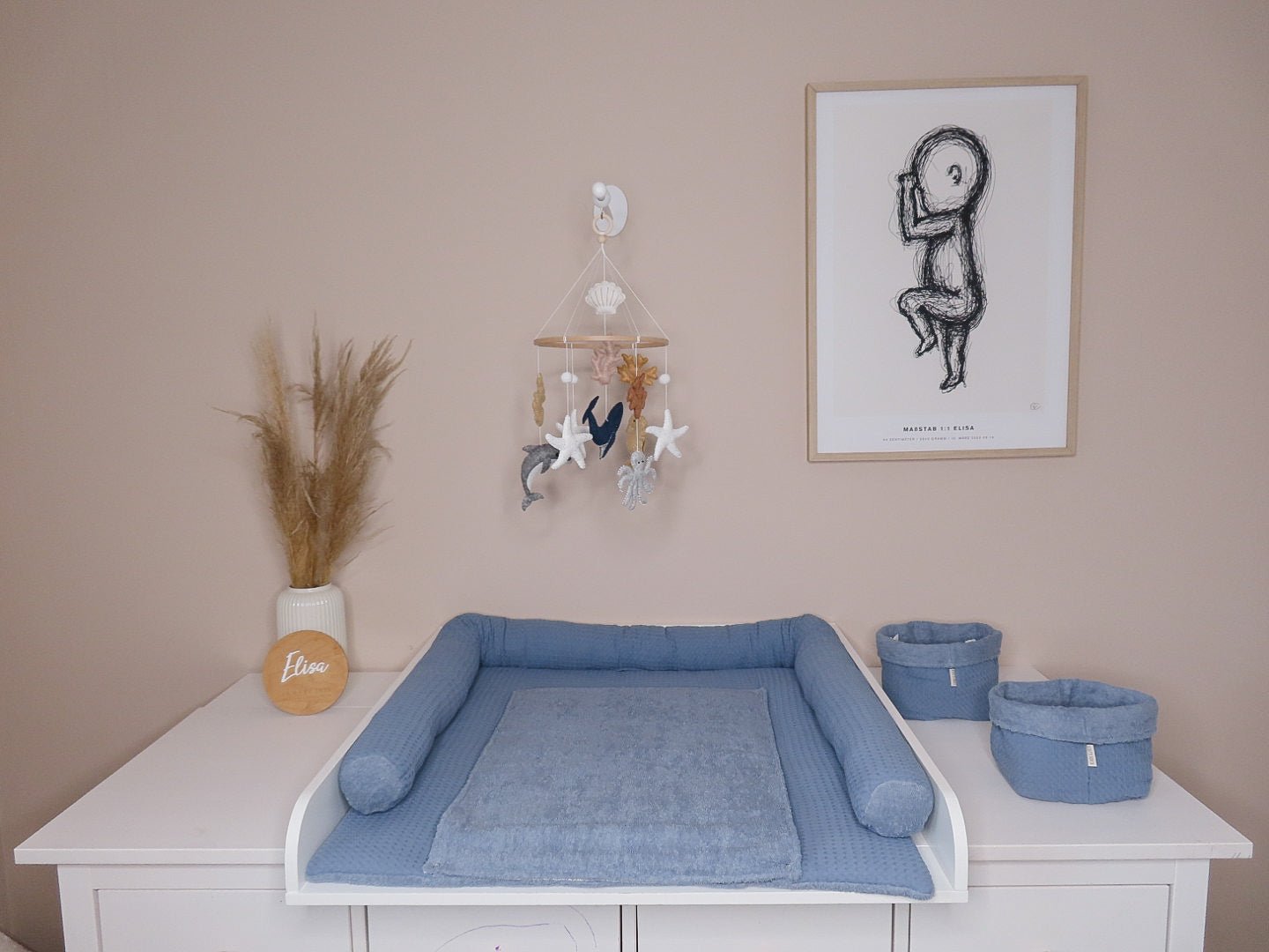 Wickelset „Pure Softness“ in Indigo Blau – Wickelunterlage aus Waffelpique mit Bettschlange & Utensilos (inkl. gratis Wechselauflage) - Kindesglueck