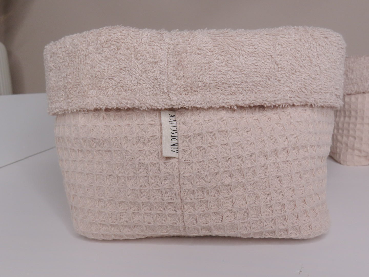 Wickelset „Pure Softness“ in warm Beige – Wickelunterlage aus Waffelpique mit Bettschlange & Utensilos (inkl. gratis Wechselauflage) - Kindesglueck