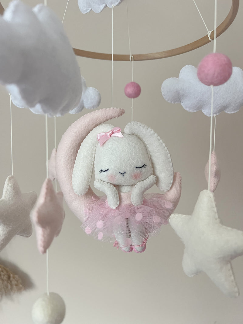 Mobilé „verträumtes Ballerina Häschen“ mit Mond, Wolken und Sternen in beige und rosa - Kindesglueck Baby - Mobiles