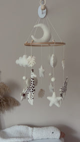 Baby Mobile „Safari“ in beige mit Elefant, Giraffe und Zebra