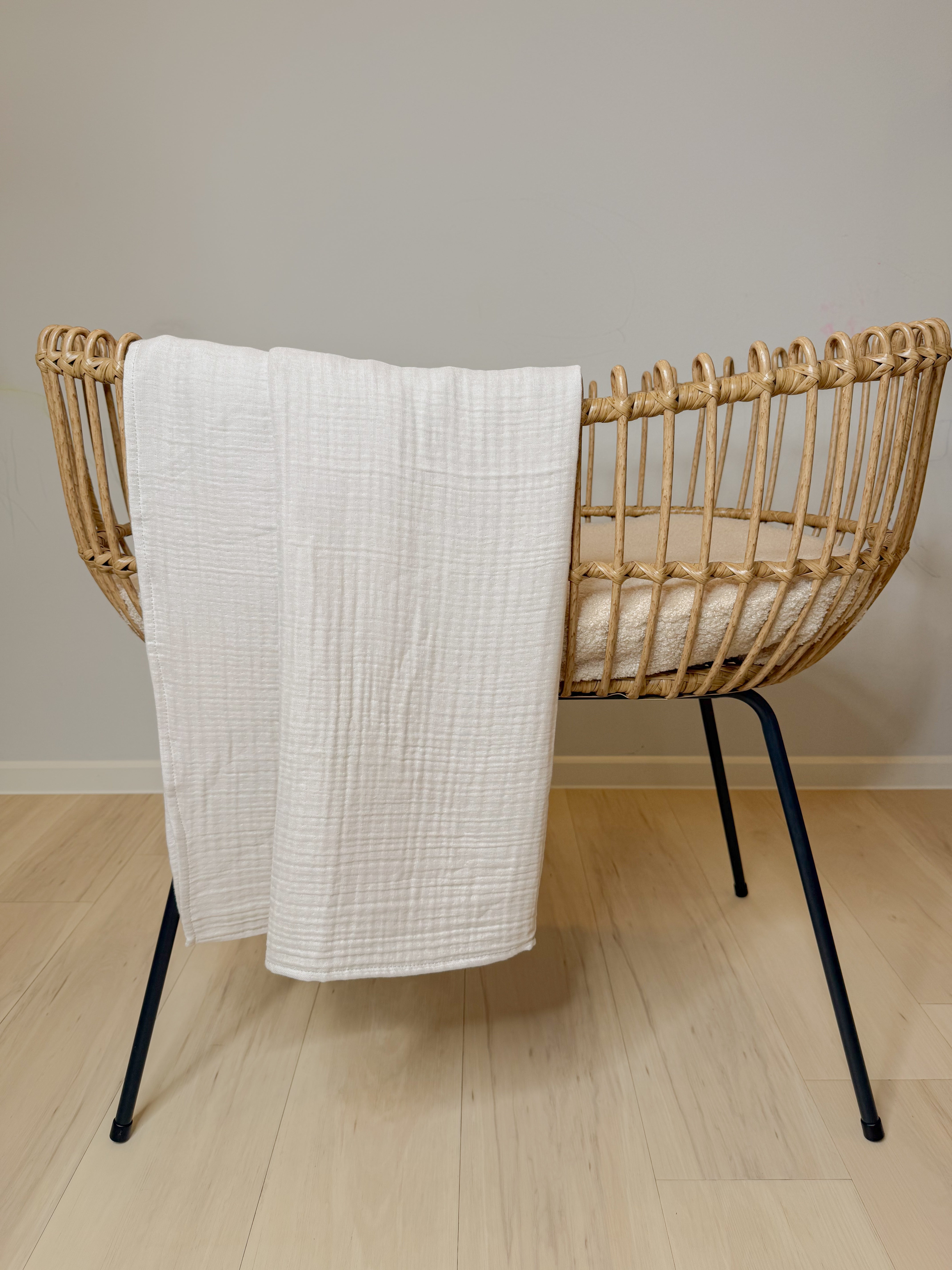 SET Personalisiertes Kissen + Decke aus Musselin - 4 - lagig, 100% Baumwolle - Kindesglueck