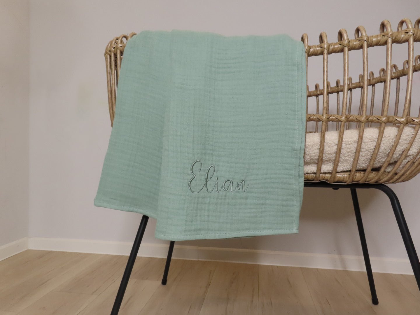 SET Personalisiertes Kissen + Decke aus Musselin - 4 - lagig, 100% Baumwolle - Kindesglueck