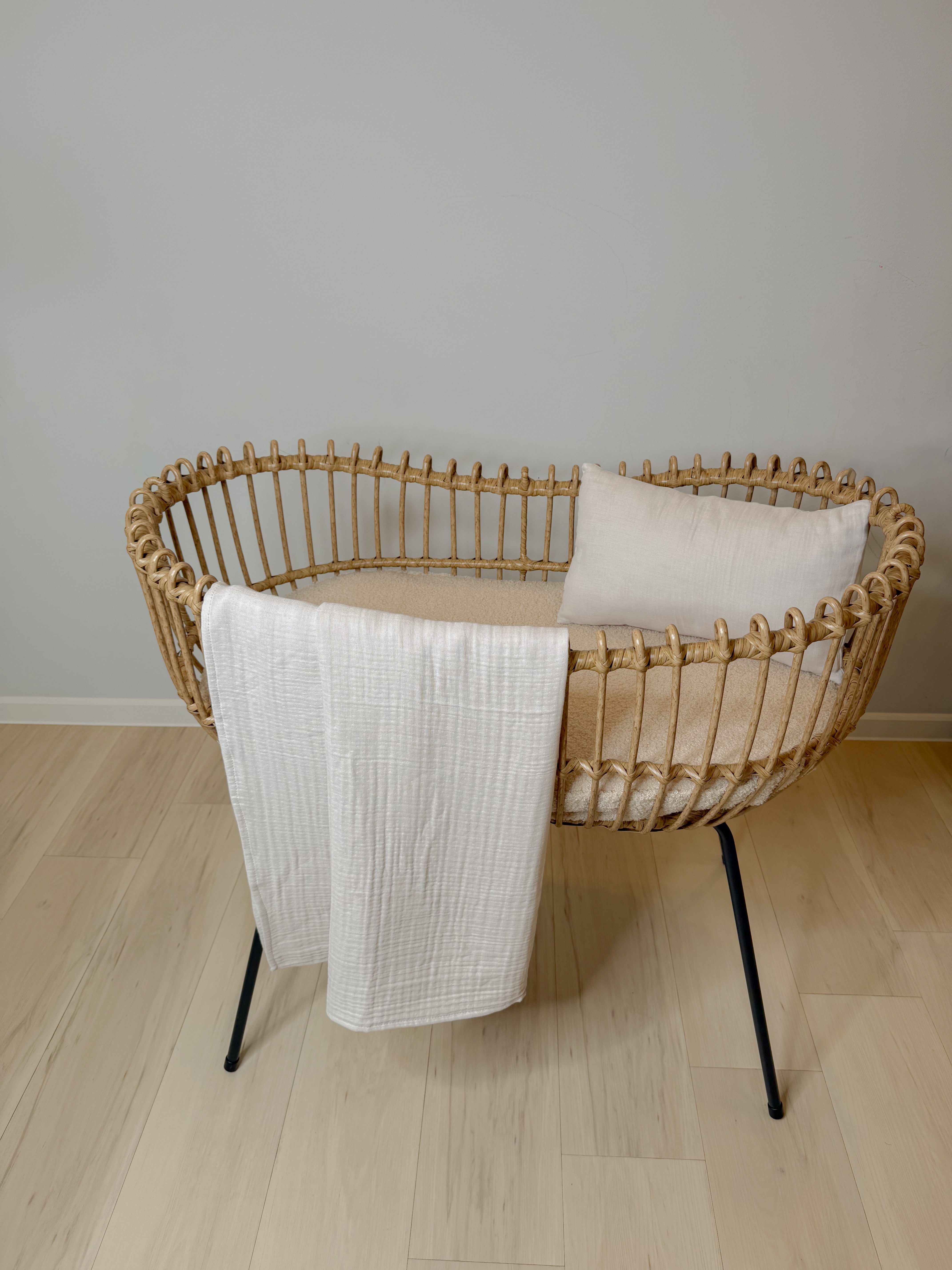 SET Personalisiertes Kissen + Decke aus Musselin - 4 - lagig, 100% Baumwolle - Kindesglueck