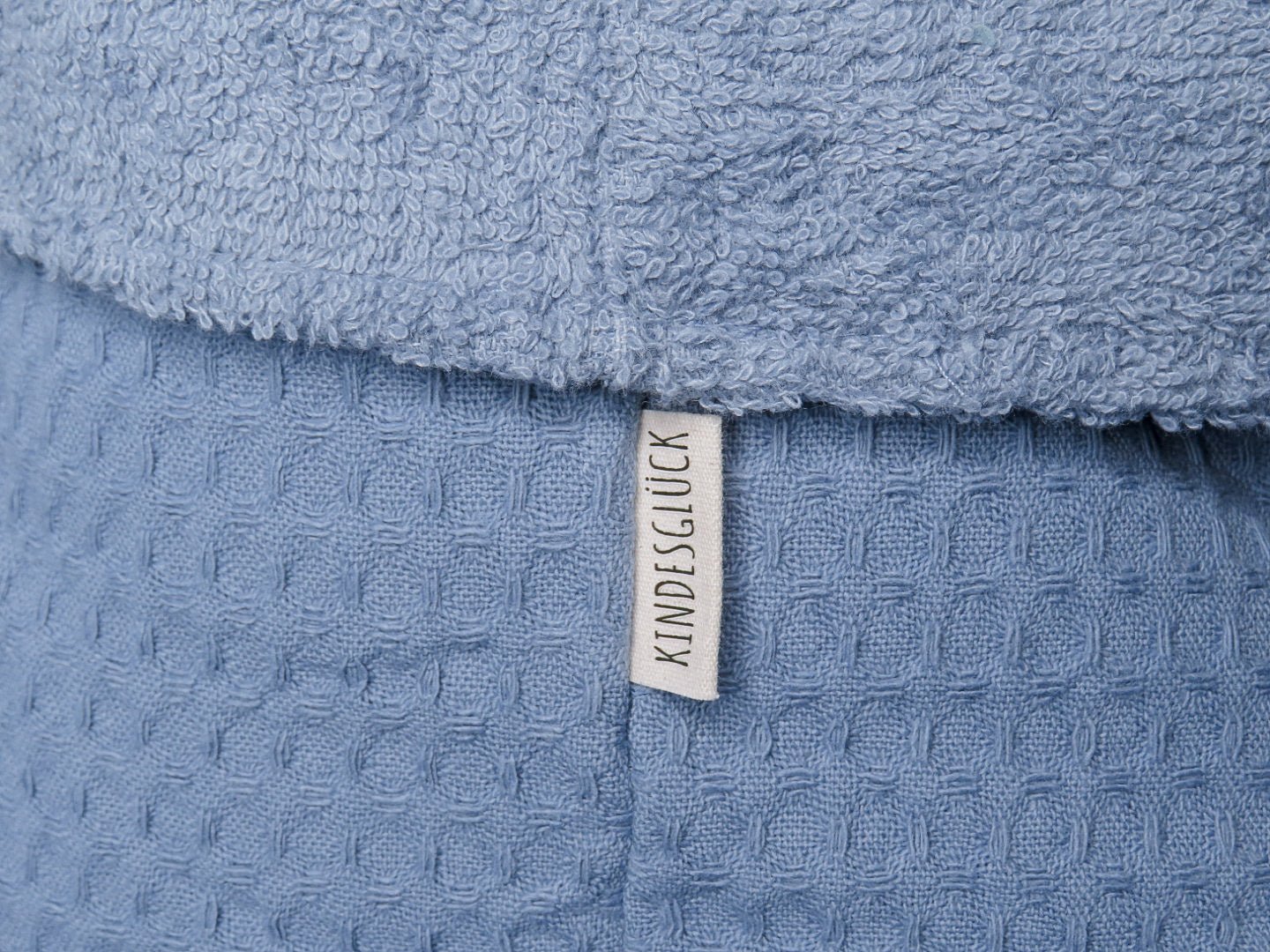 Wickelset „Pure Softness“ in Indigo Blau – Wickelunterlage aus Waffelpique mit Bettschlange & Utensilos (inkl. gratis Wechselauflage) - Kindesglueck