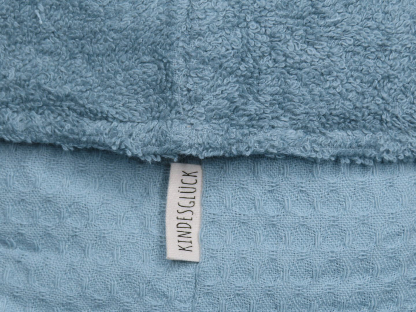 Wickelset „Pure Softness“ in soft Petrol – Wickelunterlage aus Waffelpique mit Bettschlange & Utensilos (inkl. gratis Wechselauflage) - Kindesglueck